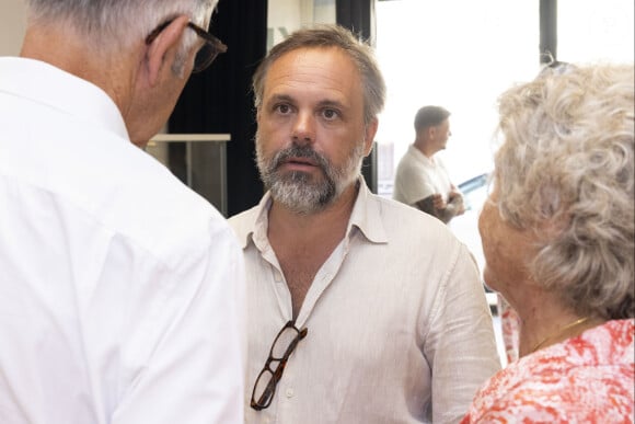 Exclusif - Romain Sardou - Vernissage de l'exposition "Simone Veil, l'immortelle" par Micheline Pelletier-Decaux lors du 40ème Festival de Ramatuelle. Le 4 août 2024 © Cyril Bruneau / Festival de Ramatuelle / Bestimage 