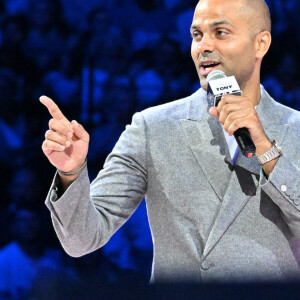 "Quand je suis rentré, j'ai vu ça j'ai dit : 'C'est bon, c'est chez nous !'", raconte Tony Parker
 
Tony Parker au match de préparation aux Jeux Olympiques Paris 2024 entre la France à la Serbie (67-79) à Decines-Charpieu, France, le 12 juillet 2024. © Frédéric Chambert/Panoramic/Bestimage