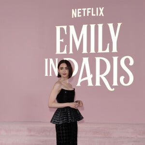 Lily Collins à l'avant-première de la première partie de la saison 4 de la série "Emily in Paris" à Los Angeles, le 14 août 2024