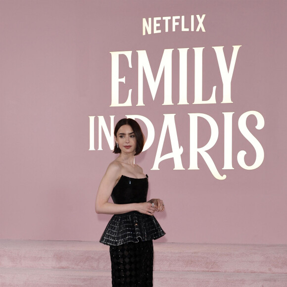 Lily Collins à l'avant-première de la première partie de la saison 4 de la série "Emily in Paris" à Los Angeles, le 14 août 2024