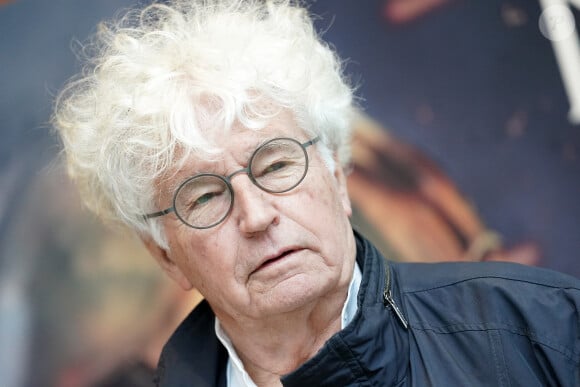 Jean-Jacques Annaud pose au photocall de la projection du film "Notre-Dame brûle" à Madrid le 20 avril 2022. © Acero/Alterphotos / Panoramic / Bestimage 