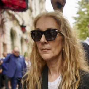 Une solution qui permettrait à Céline Dion de ne pas annuler "en cas de crise ou d'absence",
 
Céline Dion à Paris