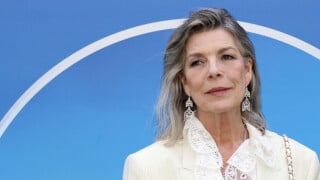 Caroline de Monaco a quitté Monaco... La princesse s'installe dans l'Aisne avec ses deux petits chiens