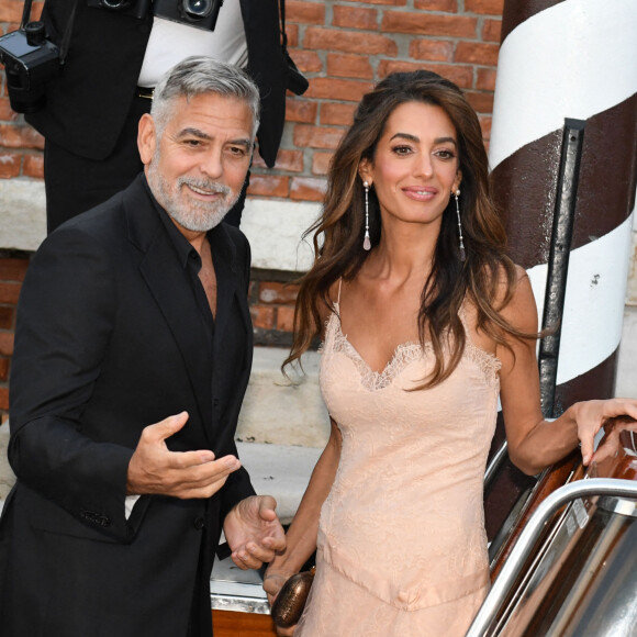 Amal Clooney et George Clooney assistent aux DVF Awards 2023 lors de la 80e édition du Festival international du film de Venise, le 31 août 2023 à Venise, en Italie. Photo par Gigi Iorio/Splash News/ABACAPRESS.COM