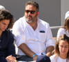 Hors antenne, la régie lui demande de baisser le tabouret pour le remettre à la hauteur de Bruce Toussaint, un "géant" !
Bruce Toussaint assiste aux Internationaux de France 2023 à Roland Garros le 6 juin 2023 à Paris, France. Photo par Laurent Zabulon/ABACAPRESS.COM