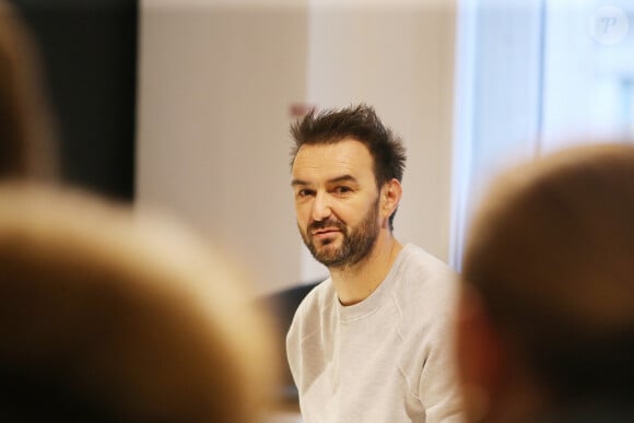 Cyril Lignac dédicace son livre "Saisons" à Paris le 7 décembre 2019. © Jonathan Rebboah/Panoramic/Bestimage