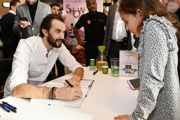 Cyril Lignac est l'invité "Star" de ShowColat le 2 novembre 2018. © Bruno Bebert/Bestimage