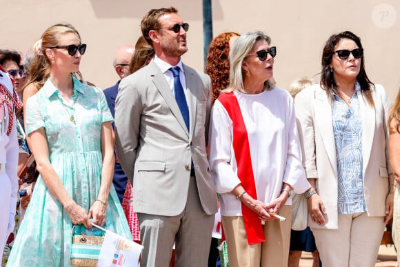 Beatrice Borromeo, Pierre Casiraghi, la princesse Caroline de Hanovre et Mélanie-Antoinette de Massy lors du relais de la Flamme Olympique des Jeux olympiques d'été de Paris 2024 à Monaco, le 18 juin 2024. Paris se prépare à accueillir les XXXIIIèmes Jeux Olympiques d'été, du 26 juillet au 11 août 2024. © Claudia Albuquerque/Bestimage 