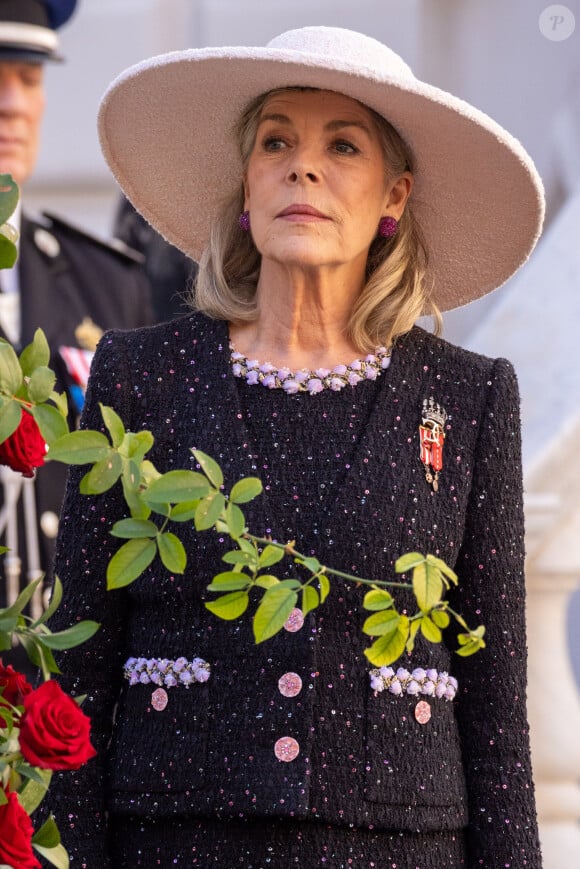 La princesse Caroline de Hanovre - La famille princière monégasque dans la cour d'honneur du palais lors de la la fête nationale à Monaco, le 19 novembre 2023.  © Olivier Huitel / Pool Monaco / Bestimage 