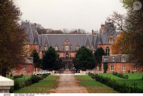 Dans le château de Marchais situé à une douzaine de kilomètres de Laon
Château du Marchais situé près de Laon