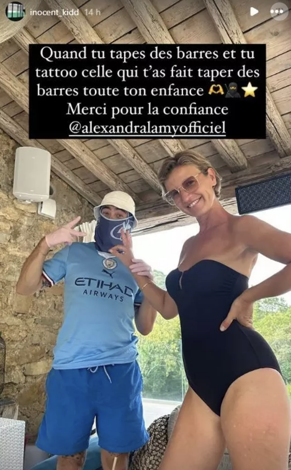 Et ce n'est pas le seul cap qu'elle a franchi ! 
Alexandra Lamy s'est faite tatouer en compagnie de sa fille Chloé Jouannet.