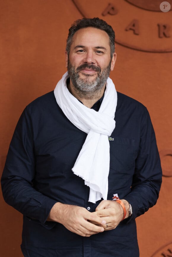 Bruce Toussaint - Les célébrités au village lors des Internationaux de France de tennis de Roland Garros 2024 à Paris. Le 5 juin 2024. © Jacovides-Moreau/Bestimage 