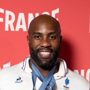 Le judoka a qualifié les athlètes paralympiques de "super-héros" et d'"Avengers"
Teddy Riner, Médaille d'or Judo par équipe et +100kg . - Défilé des médaillés français au Club France à la Grande Halle de La Villette lors des Jeux Olympiques Paris 2024 le 4 août 2024. © Jeremy Melloul / Bestimage 