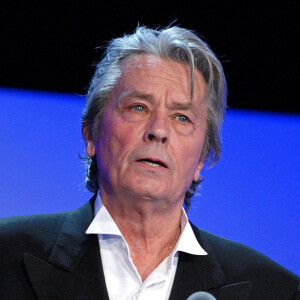 Alain Delon mort à 88 ans a connu beaucoup de femmes dans sa vie.
Alain Delon rend hommage à Romy Schneider lors de la 33ème cérémonie des César au Théâtre du Chatelet à Paris. Photo par Guignebourg-Khayat/ABACAPRESS.COM