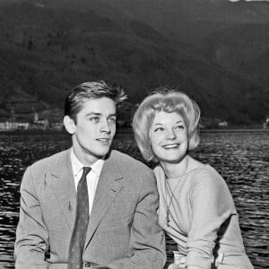 Alain Delon sur le lac de Lugano avec Romy Schneider lors de leurs fiançailles à Vico Morcote, en Suisse, 25/03/1959. Photo par Mondadori Portfolio via ZUMA Press/ABACAPRESS.COM