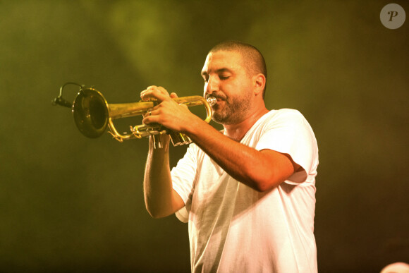 La nouvelle directrice du festival de Deauville a pris la décision de l'écarter de l'événement cinématographique
Le trompettiste franco-libanais Ibrahim Maalouf se produit sur scène lors du Nice's Jazz Festival, à Nice, France, le 15 juillet 2022. Photo par Yoann Rochette/ABACAPRESS.COM