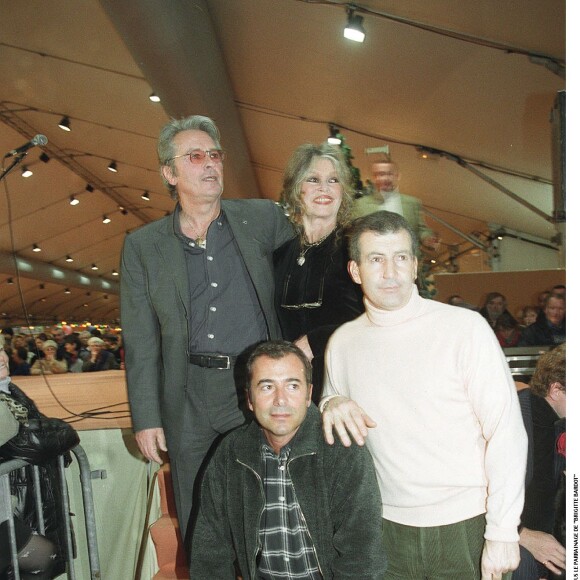 Alain Delon, Brigitte Bardot et Bernard Montiel.