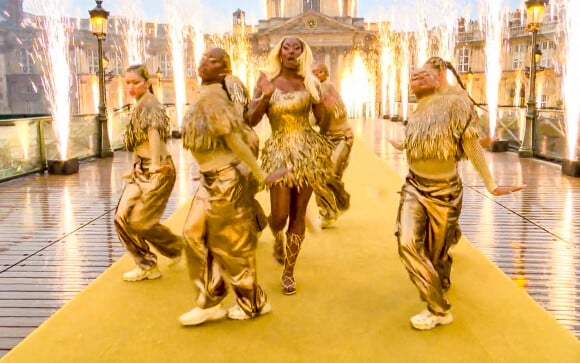 Aya Nakamura chante lors de la cérémonie d'ouverture des Jeux Olympiques (JO) de Paris 2024, à Paris, France, le 26 juillet 2024. 