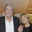 "Toutes ces fleurs blanches partout et son cercueil noir..." : Nicole Calfan, protégée d'Alain Delon, s'exprime sur son dernier voyage