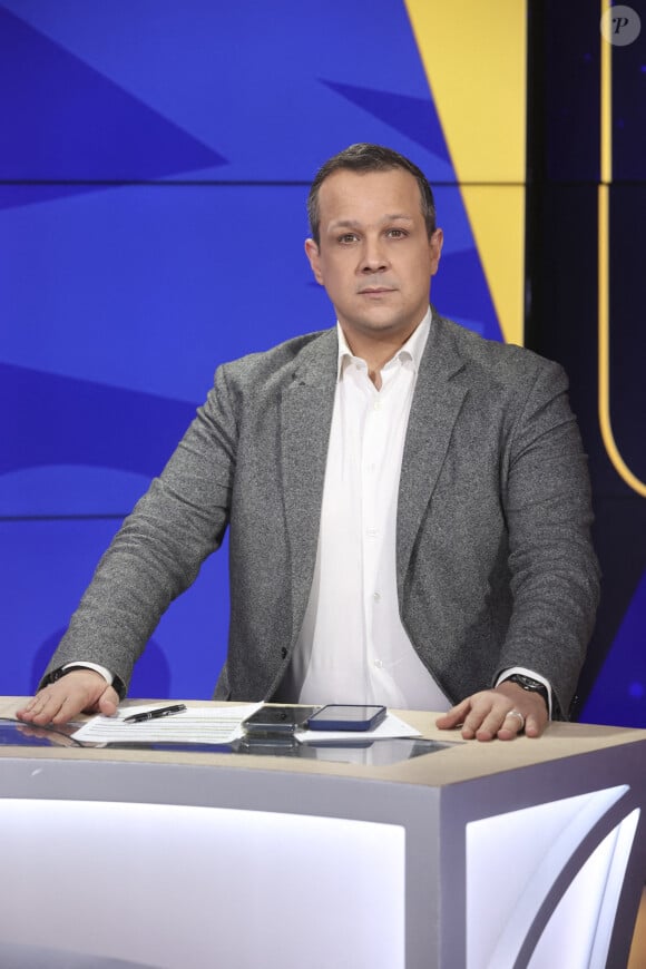 Une prise de parole à la télévision algérienne qui lui vaut donc sa place de chroniqueur.
Exclusive - Mehdi Ghezzar dans 'Les Grandes Gueules' sur RMC à Paris, France, le 20 mars 2024. Photo by Jerome Domine/ABACAPRESS.COM