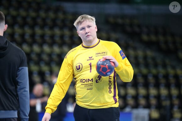 Emil Nielsen est le gardien de but de l'équipe de handball du Danemark 
 
Emil Nielsen (HBC Nantes) - Handball EHF Champions League "HBC Nantes - SC Magdeburg (25-28)" à la H Arena, le 26 avril 2022.