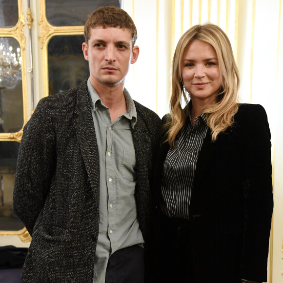 Virginie Efira et son compagnon Niels Schneider - Virginie Efira reçoit le French Cinema Award lors d'une cérémonie au ministère de La Culture à Paris le 12 janvier 2023. © Giancarlo Gorassini / Bestimage 