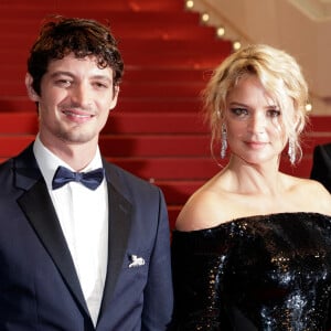 Niels Schneider et sa compagne Virginie Efira - Descente des marches du film "Sibyl" lors du 72ème Festival International du Film de Cannes. Le 24 mai 2019 © Jacovides-Moreau / Bestimage 