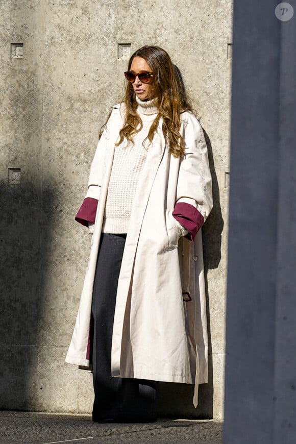 Laura Smet - Tournage du remake de la sortie des usines des frères Lumière à l'occasion de la 15ème Edition du Festival Lumière de Lyon. Le 21 octobre 2023 © Sandrine Thesillat / Panoramic / Bestimage 