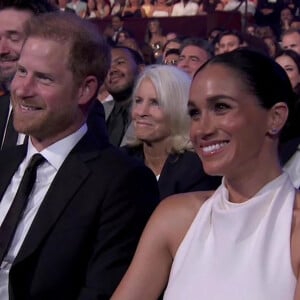 Même son de cloche avec Whitney Wolfe Herd, fondatrice de Bumble, ou encore Jamie Kern Lima, la cofondatrice de IT Cosmetics. 
Le prince Harry, duc de Sussex et Meghan Markle, duchesse de Sussex, lors de la cérémonie des "ESPY Awards 2024" à Los Angeles, le 11 juillet 2024. 