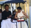 La duchesse de Sussex est inséparable de Serena Williams, qui a assisté à son mariage en 2018. Cotoyant des mamans de son quartier triées sur le volet, Meghan Markle est aussi très proche d'Ellen Degeneres, qui est sa voisine.
Palm Beach, FL - Meghan Markle a fait sensation dans une robe blanche et des talons imposants alors qu'elle et le prince Harry assistaient au Royal Salute Polo Challenge à Miami avec Serena Williams. Le couple heureux était entouré d'une équipe de tournage de la nouvelle émission Netflix de Duke sur ce sport élitiste.
Sur la photo : Meghan Markle, Serena Williams