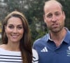 Parents de George, Charlotte et Louis, Kate Middleton et le prince William ont désormais leur résidence à Adelaide Cottage, une maison rose bonbon sur le domaine de Windsor Home Park.
Le prince William, prince de Galles, avec une barbe de quelques jours et Catherine (Kate) Middleton, princesse de Galles félicitent les athlètes britanniques dans une vidéo, à l'issue les Jeux Olympiques de Paris2024 (JO). © Instagram / Prince and Princess of Wales