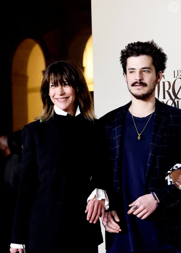 Sophie Marceau et son fils Vincent Zulawski. Photocall de l'avant-première du film "Les Trois Mousquetaires : D'Artagnan" aux Invalides à Paris le 21 mars 2023. © Jacovides / Moreau / Guirec / Bestimage