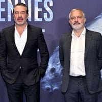 "Un très joli cadeau" : Jean Dujardin dithyrambique sur son frère Marc, ils viennent de travailler ensemble sur une nouvelle série