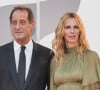 A tout juste 56 ans, Sandrine Kiberlain multiplie les projets à l'écran.
Vincent Lindon, Sandrine Kiberlain et Stéphane Brize lors du 78ème Festival International du Film de Venise, à Venise, Italie.