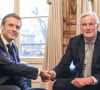 L'homme politique de 73 ans succède ainsi à Gabriel Attal. 
Le président de la République française Emmanuel Macron reçoit Michel Barnier, chargé de la conduite des négociations sur les relations futures avec le Royaume-Uni, au palais de l'Elysée, Paris le 31 janvier 2020. © Stéphane Lemouton / Bestimage 