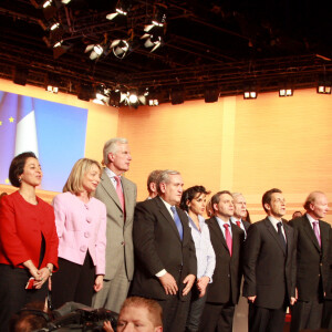 Jean-Claude Gaudin, Margie Sudre, Tokia Saifi, Françoise Grossetete, Michel Barnier, Jean-Pierre Raffari, Rachida Dati, Xavier Bertrand, Dominique Riquiet, Nicolas Sarkozy, Brice Hortefeux, Jean-Pierre Audy, Marie-Luce Penchard - Conseil national de l'UMP à la mutualité.