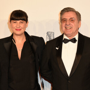 Daniel Auteuil et son épouse Aude Ambroggi arrivant à la 43e cérémonie annuelle des César du cinéma qui s'est tenue à la salle Pleyel, à Paris, en France. Photo par Mireille Ampilhac/ABACAPRESS.COM