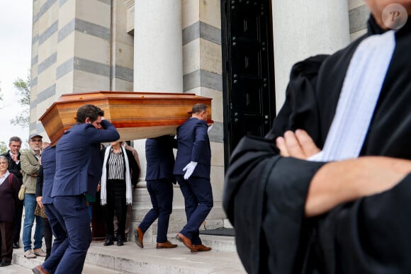 Le cercueil du défunt - Obsèques de Henri Leclerc en la salle de la Coupole du crématorium du Père-Lachaise à Paris, France, le 9 septembre 2024. © Dominique Jacovides/Bestimage