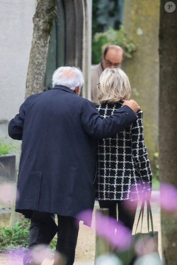 Pour rendre un ultime hommage à l'avocat Henri Leclerc 
Dominique Strauss-Kahn (DSK) et sa compagne Myriam L'Aouffir - Sorties des obsèques de Henri Leclerc en la salle de la Coupole du crématorium du Père-Lachaise à Paris, France, le 9 septembre 2024. © Dominique Jacovides/Bestimage