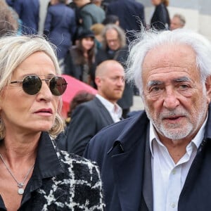 Dominique Strauss-Kahn (DSK) et sa compagne Myriam L'Aouffir - Sorties des obsèques de Henri Leclerc en la salle de la Coupole du crématorium du Père-Lachaise à Paris, France, le 9 septembre 2024. © Dominique Jacovides/Bestimage