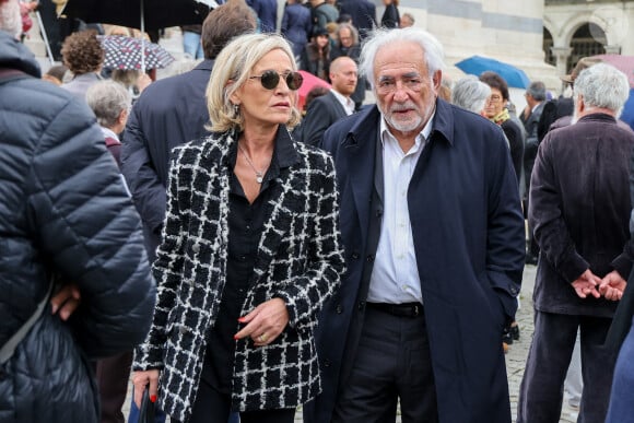 Dominique Strauss-Kahn (DSK) et sa compagne Myriam L'Aouffir - Sorties des obsèques de Henri Leclerc en la salle de la Coupole du crématorium du Père-Lachaise à Paris, France, le 9 septembre 2024. © Dominique Jacovides/Bestimage