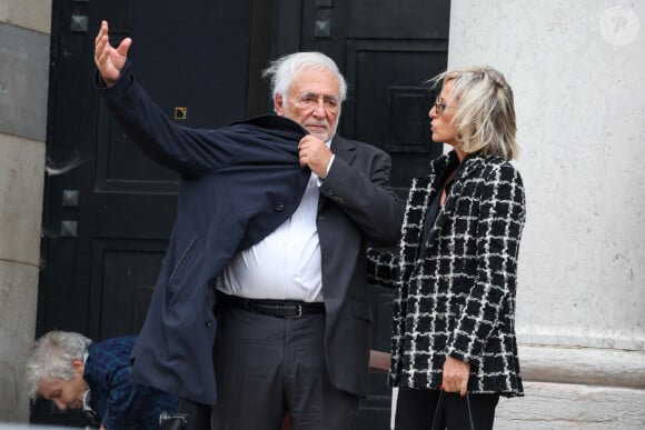 Dominique Strauss-Kahn (DSK) et sa compagne Myriam L'Aouffir - Sorties des obsèques de Henri Leclerc en la salle de la Coupole du crématorium du Père-Lachaise à Paris, France, le 9 septembre 2024. © Dominique Jacovides/Bestimage