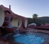 Joyau de l'héritage, le Palais Bulles, une magnifique propriété en bord de mer.Vues du Palais Bulles de Pierre Cardin à Theoule-sur-Mer, Alpes-Maritimes, France à l'occasion du Grand Diner organisé dans ce lieu lors du 77e festival de Cannes le samedi 18 mai 2024. Conçu en 1974 par l'architecte Antti Lovag, il a été construit entre 1979 et 1984 pour l'industriel français Pierre Bernard, et racheté en 1991 par le couturier Pierre Cardin qui l'a agrandi sans en altérer l'essence architecturale, et l'a utilisé comme lieu de réception. Photo par Cyril Chateau/ABACAPRESS.COM