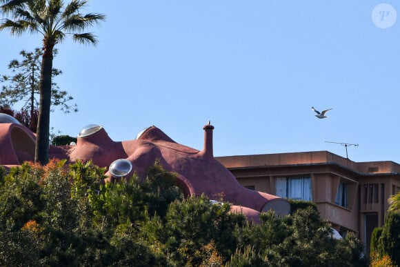 Palais Bulles d'Antti Lovag à Théoule-sur-Mer, France, le 13 avril 2021. Le Palais Bulles est une grande maison située à Théoule-sur-Mer, près de Cannes, en France, conçue par l'architecte hongrois Antti Lovag et construite entre 1975 et 1989. Elle a été construite pour un industriel français, puis achetée par le couturier Pierre Cardin pour en faire sa résidence secondaire. La villa de 1 200 m², en mars 2017, elle a été mise en vente avec un prix demandé de 350 millions d'euros. Photo par Lionel Urman/ABACAPRESS.COM