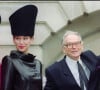 Emporté subitement par le Covid, le couturier qui se voyait devenir centenaire n'avait rien prévu.Octobre 1990. Le créateur de mode Pierre Cardin à Londres avec certains de ses mannequins portant des vêtements de sa dernière collection. Photo par News Licensing/ABACAPRESS.COM