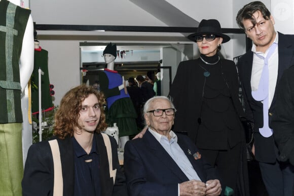 Pierre Cardin annonce officiellement le passage de témoin à Pierre Courtial, son élève, en présence de Maryse Gaspard et Rodrigo Bascilicati au Studio Pierre Cardin lors de la Semaine de la mode de Paris, le 27 février 2020 à Paris, France. Photo par Jana Call me J/ABACAPRESS.COM