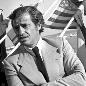 Dossier de l'acteur Jean-Paul Belmondo faisant la promotion de son film Stavisky au 27e Festival de Cannes en 1974. Photo par APS-Medias/ABACAPRESS.COM