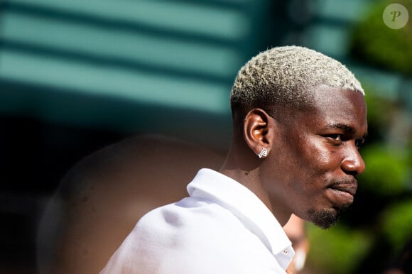 Paul Pogba arrive dans un centre médical de Turin avant de jouer avec la Juventus le 9 juillet 2022. 