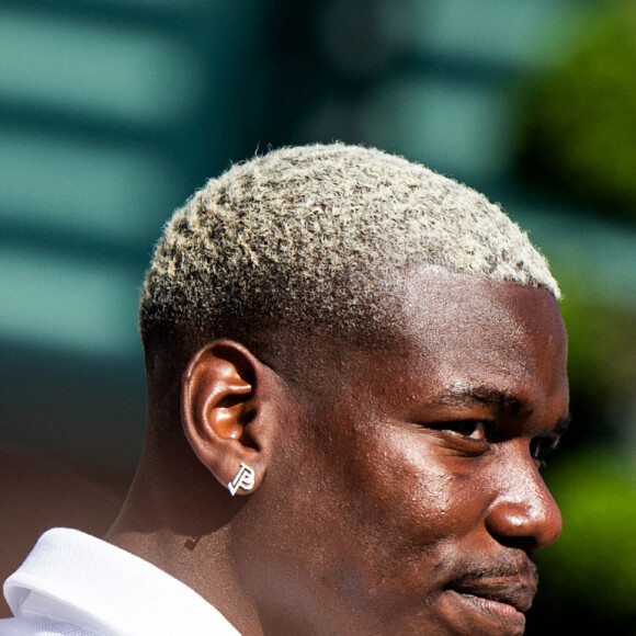 Paul Pogba arrive dans un centre médical de Turin avant de jouer avec la Juventus le 9 juillet 2022. 