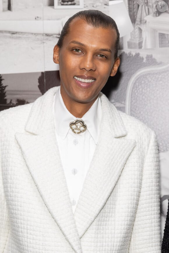 Le chanteur Stromae (Paul van Haver) - Photocall au défilé Chanel Collection Femme Prêt-à-porter Printemps/Eté 2023 lors de la Fashion Week de Paris (PFW), France, le 4 octobre 2022. © Olivier Borde/Bestimage